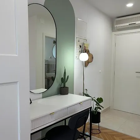 Niko, Near Beach, Free Parking, Wi-fi Apartment Tucepi