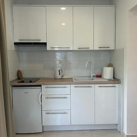 Niko, Near Beach, Free Parking, Wi-fi Apartment *