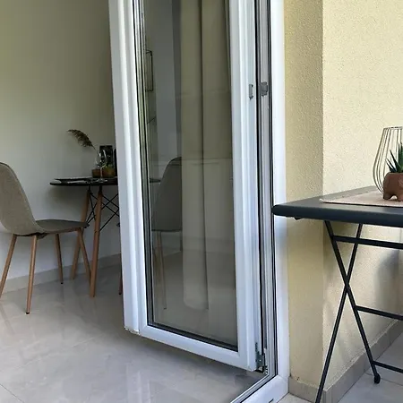Apartment Niko, Near Beach, Free Parking, Wi-fi