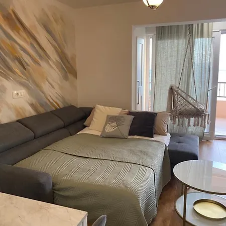 Niko, Near Beach, Free Parking, Wi-fi Apartment Tucepi